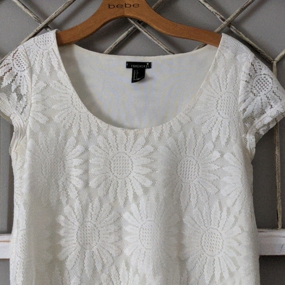 Ivory lace mini dress with cap sleeves Small - Picture 2 of 7
